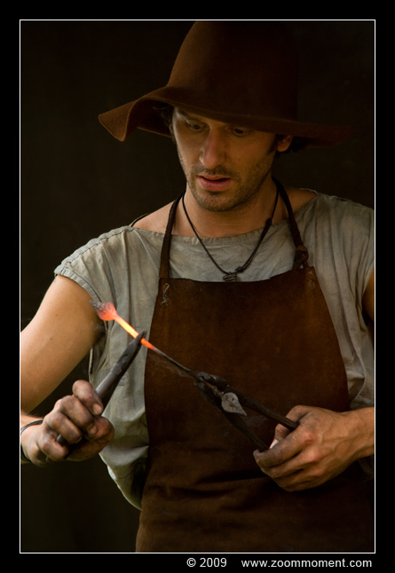 smid blacksmith
Trefwoorden: Castlefest 2009 Lisse portret portrait smid blacksmith