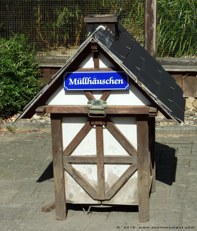 vuilnisbak waste container
Trefwoorden: Osnabrueck Germany vuilnisbak waste container
