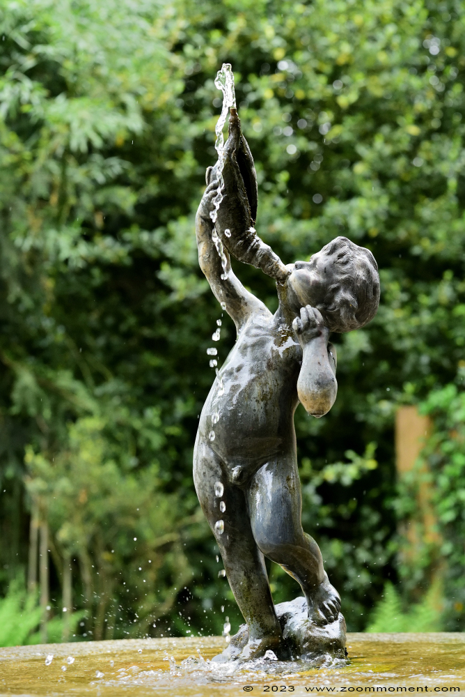 park statue
Trefwoorden: Vogelpark Walsrode zoo Germany park statue beeld