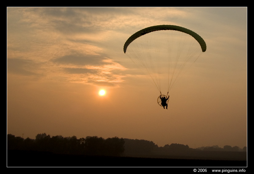 paragliding
Keywords: paragliding