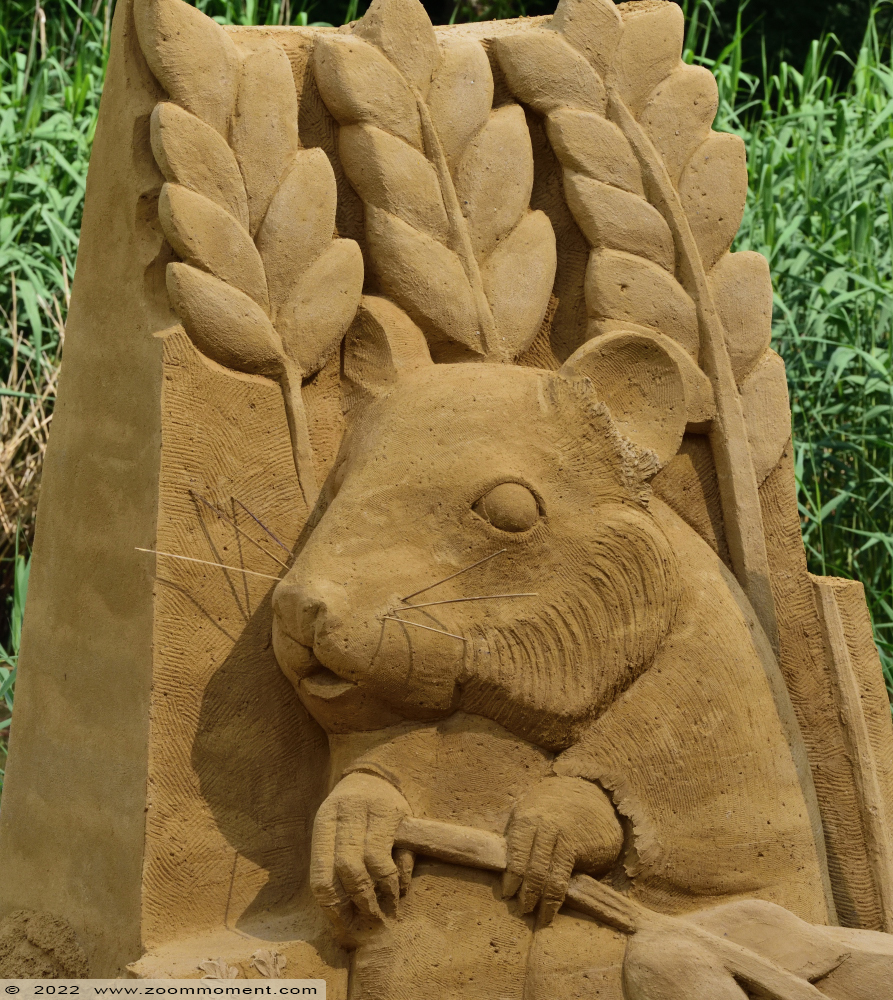 zandsculptuur Zoo van zand sandsculpture
Trefwoorden: Gaiazoo Nederland zandsculptuur Zoo van zand sandsculpture hamster